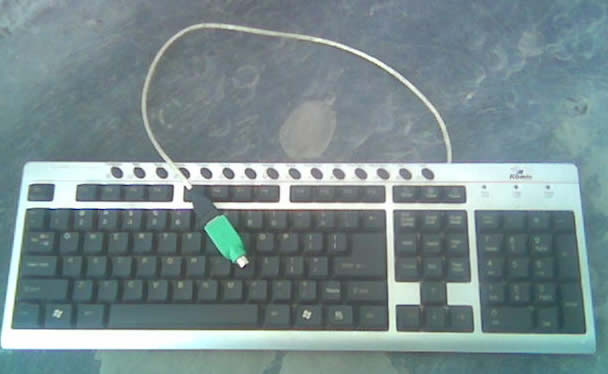 Servis keyboard PC  Setiap orang punya ke + masing2